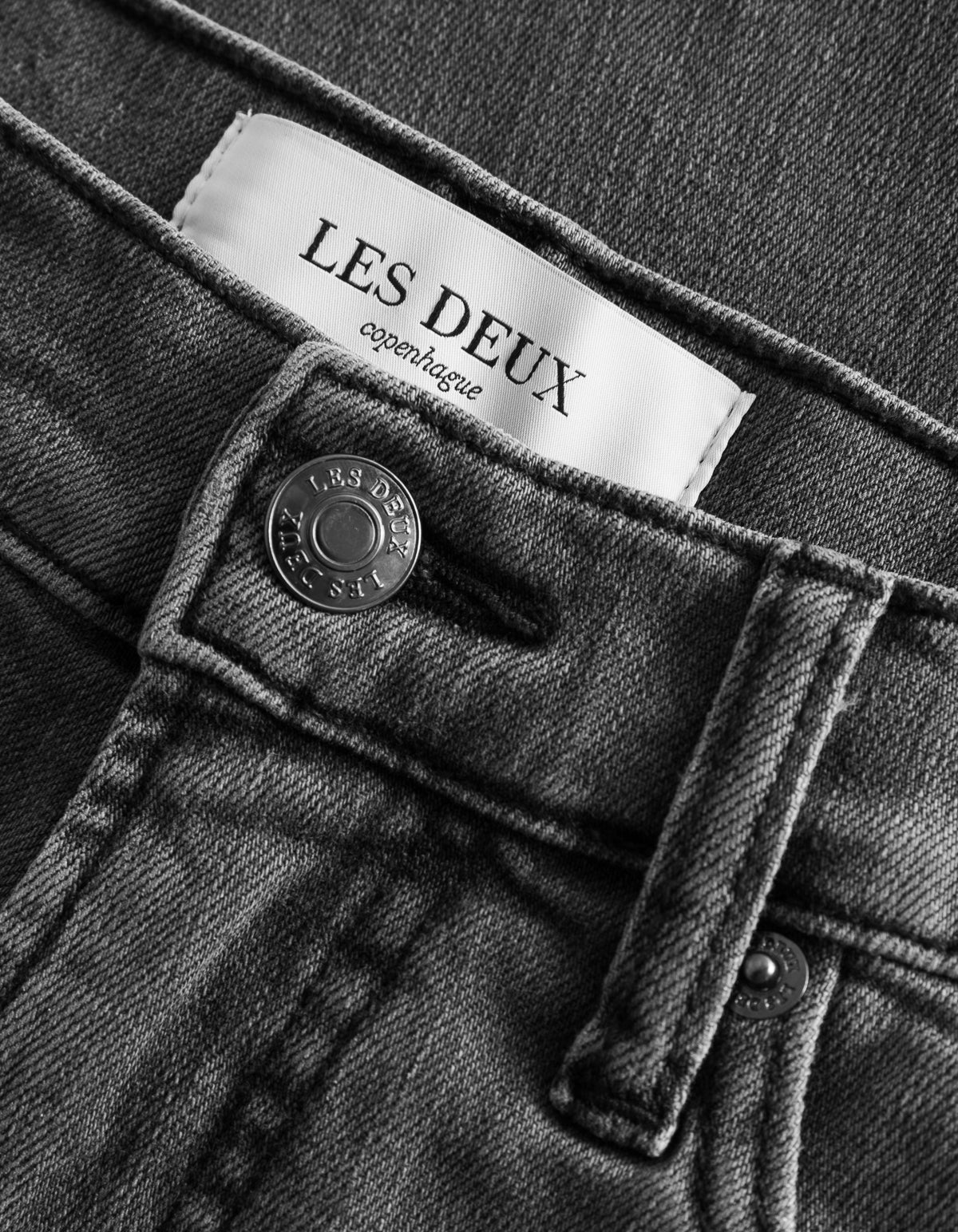 Les Deux Russel Regular Fit Jeans Light Grey Washed Denim TWOJAYS